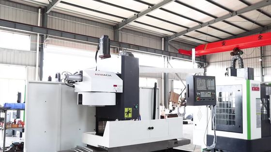 Prezzo verticale di centro di lavorazione di CNC di 4 assi della fresatrice di CNC del metallo della Cina XK7132/XH7132