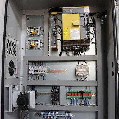 centro di lavorazione VMC 1370 di profilo una precisione di 3 assi che lavora la fresatrice a macchina verticale di CNC